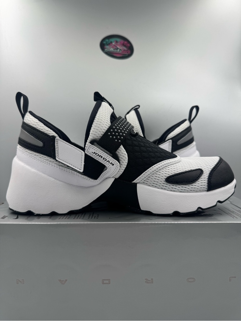 Nike Air Jordan Trunner LX White Black BRAND NEW Size 10 Women - Picture 5 of 8